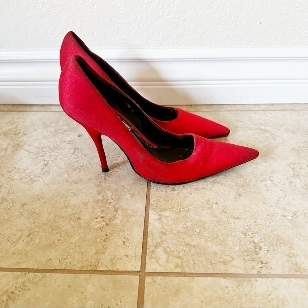Authentic balenciaga red cloth knife heels size 38 - Picture 5 of 5